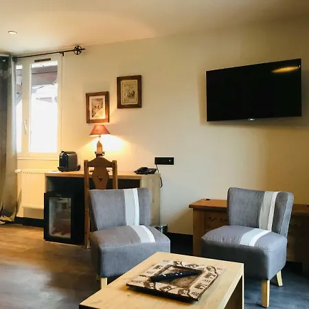 Logis Les Ancolies Hotel