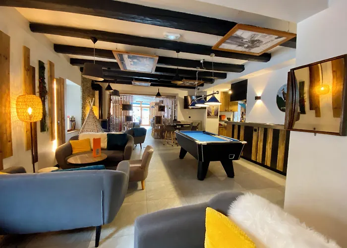 Logis Les Ancolies Otel 3*
