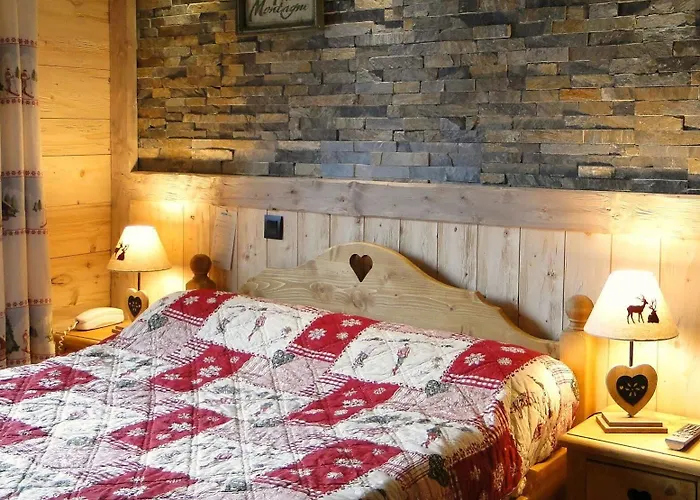 Logis Les Ancolies Otel