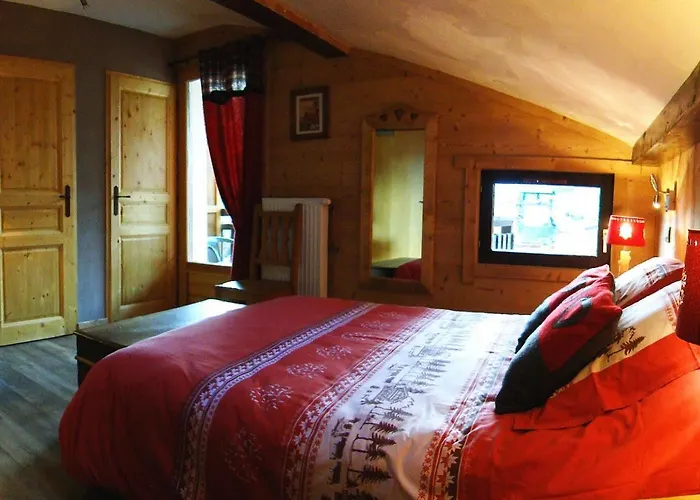 Logis Les Ancolies Otel 3*
