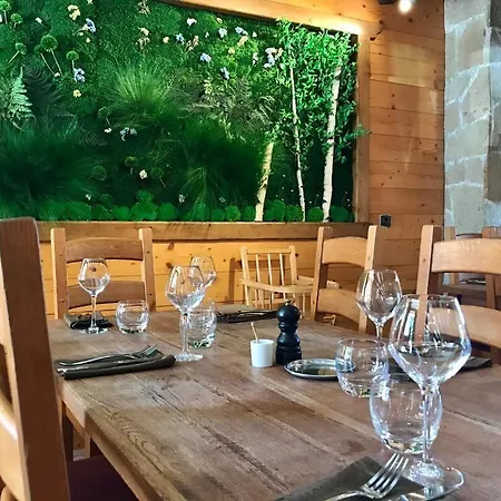 Hotel Logis Les Ancolies 3*