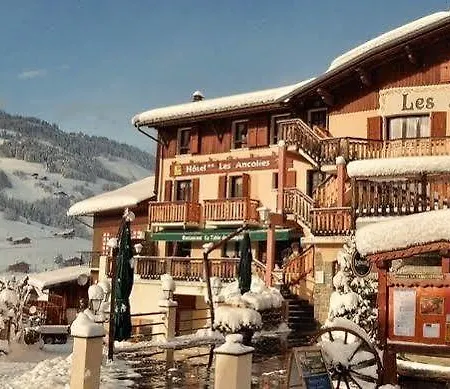 Logis Les Ancolies Hotel 3*
