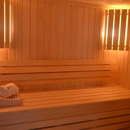 Logis Les Ancolies Hotel 3*